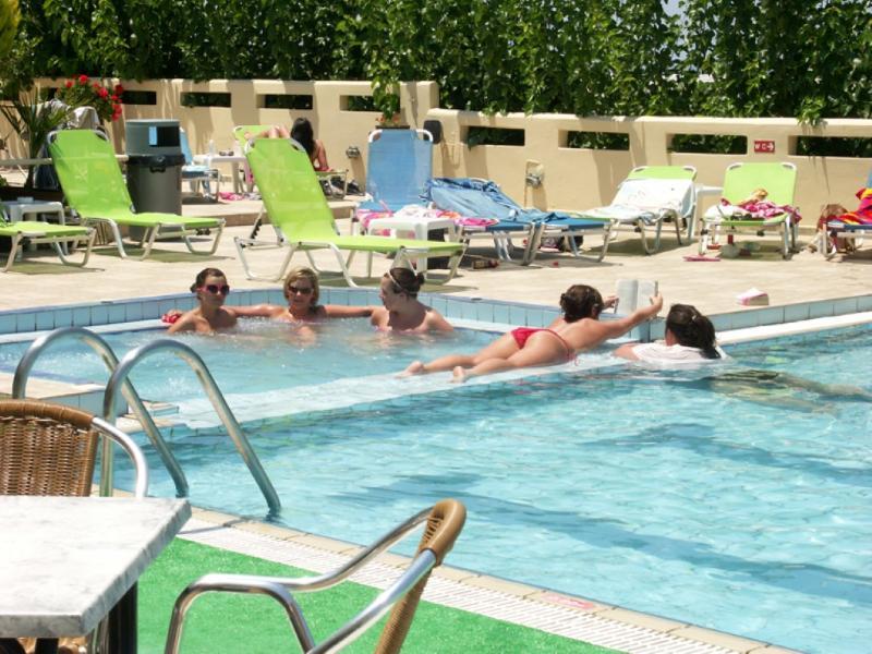 Nikos Hotel Malia Eksteriør billede